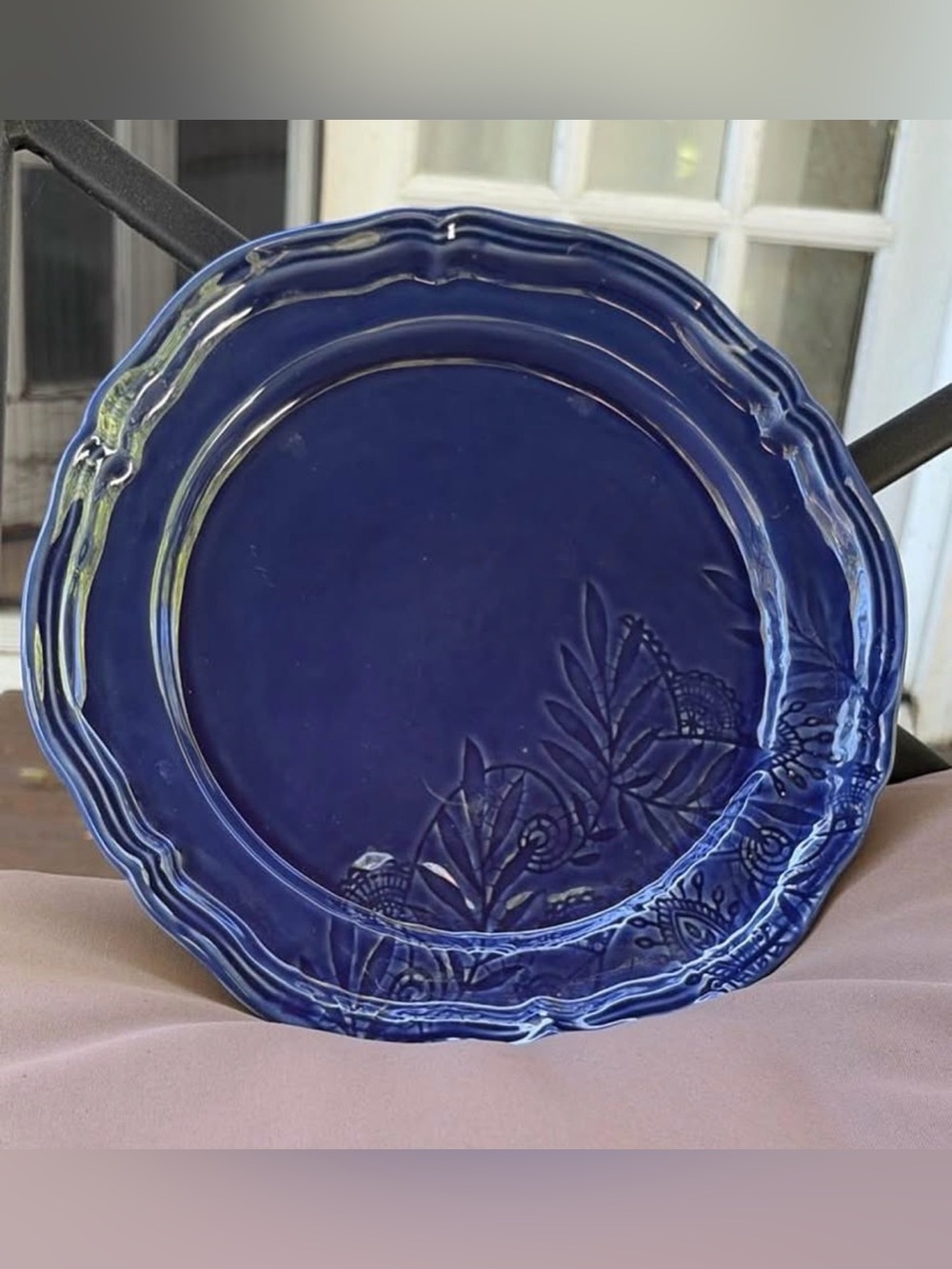 Arabesque Dinner Plate in 'Thunder' blue made by Swedish ceramics studio STHal